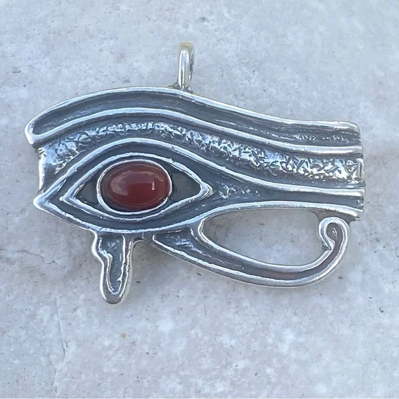 Eye of Horus pendant .925 Sterling Silver with genuine Carnelian Falcon - Picture 9 of 12